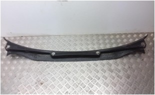 VW 2K08194039B9 Cam Önü Su Deflektörü Su Seperatörü Caddy