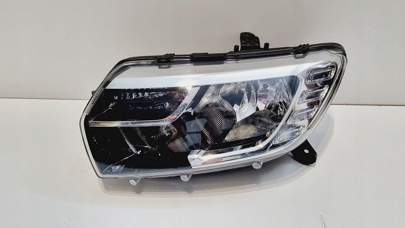 UNI-260608143R Far On Sol Dacia Sandero 2016-