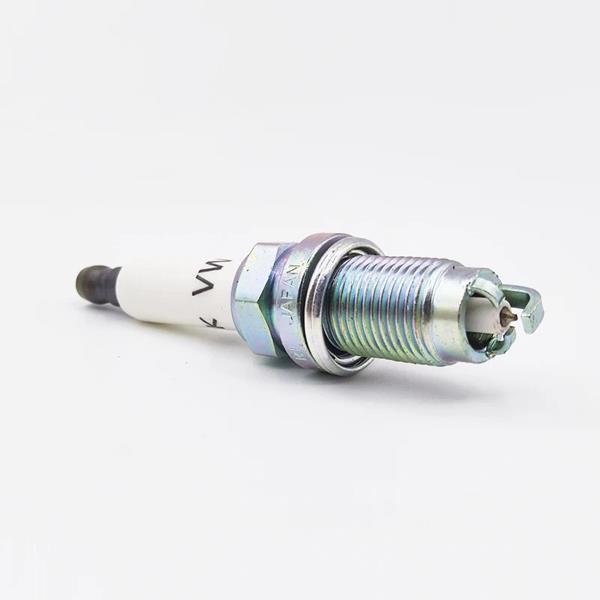 BOS-0242235775 Buji Fr7hpp332w ( Vw  Golf V-Jetta Iii-Passat / Audi  A3-A4 2.0fsi )